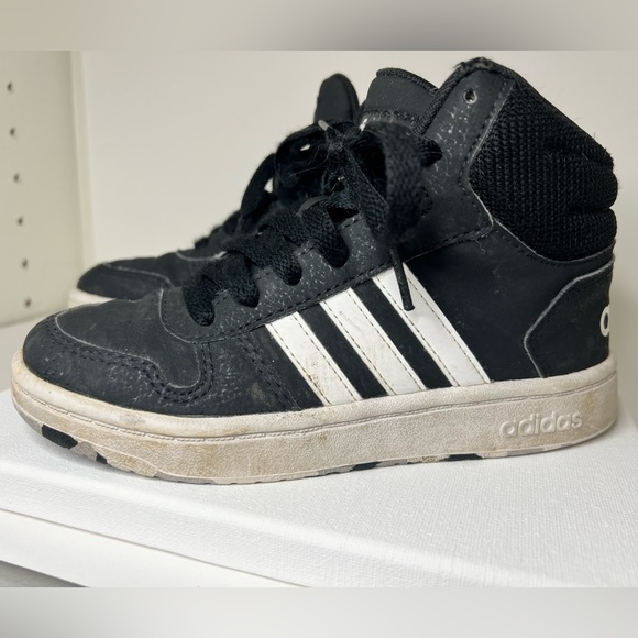 ADIDAS - Picture 2 of 4